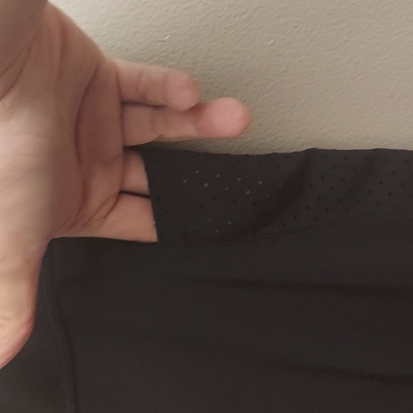 ZELLA Black Cropped Leggings with Perforated Hem and Pockets - Picture 4 of 13